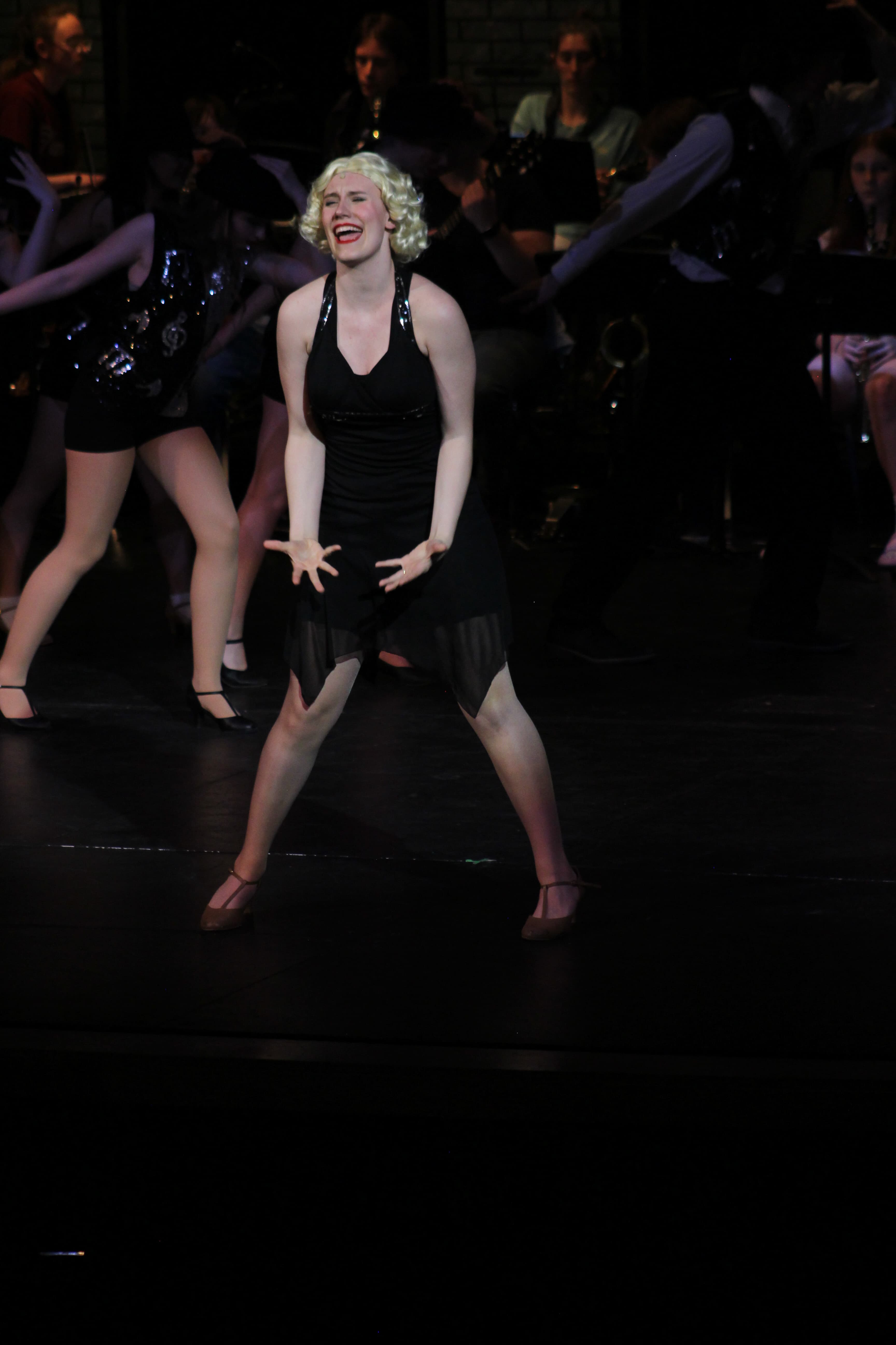 Maya performing in Chicago